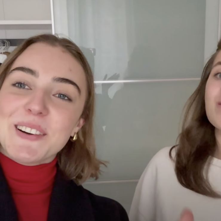 Vlog at 9-9 bis